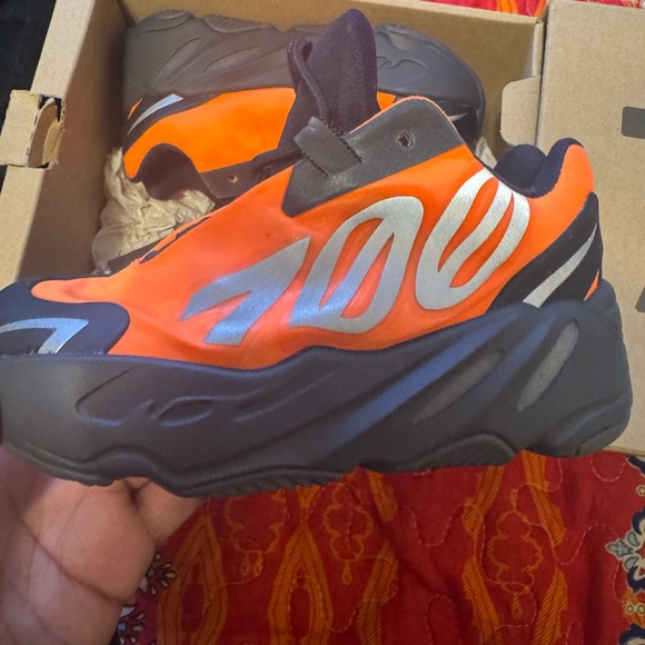 Yeezy - Picture 3 of 8